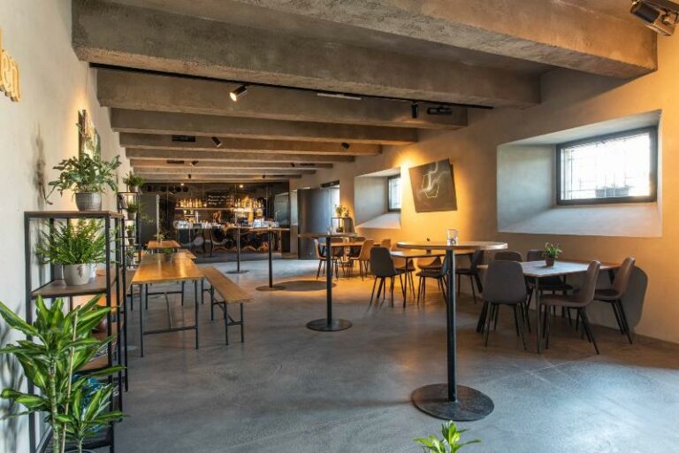 69a5ecfadbbd8365445582